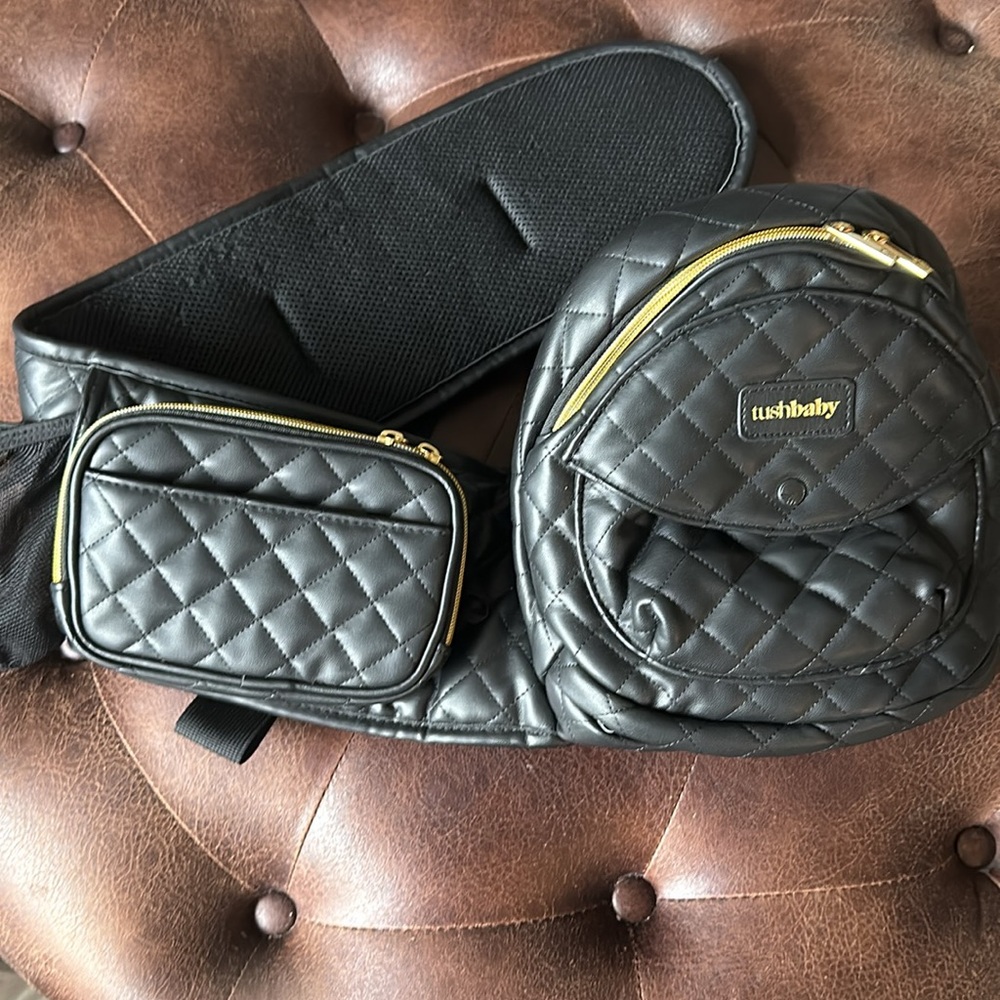 Fits newborns to 36 months, and up to 45lbs
Fits 23-44 inch waist